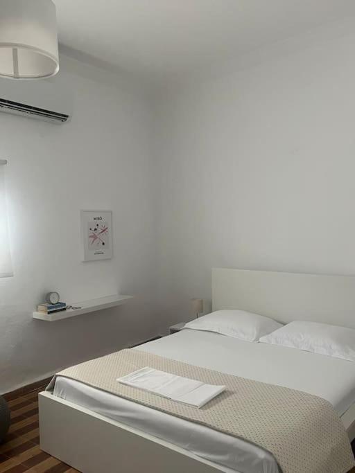 Cozy, Spacious, Newly Renovated Flat In Adamas Kültér fotó