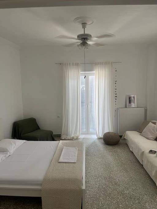 Cozy, Spacious, Newly Renovated Flat In Adamas Kültér fotó