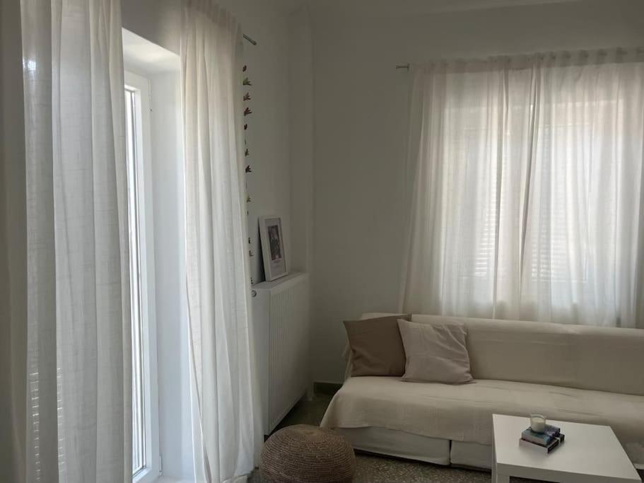Cozy, Spacious, Newly Renovated Flat In Adamas Kültér fotó